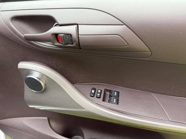 2009 Toyota IQ 1.0 VVT-i 2 Euro 4 3dr HATCHBACK Petrol Manual