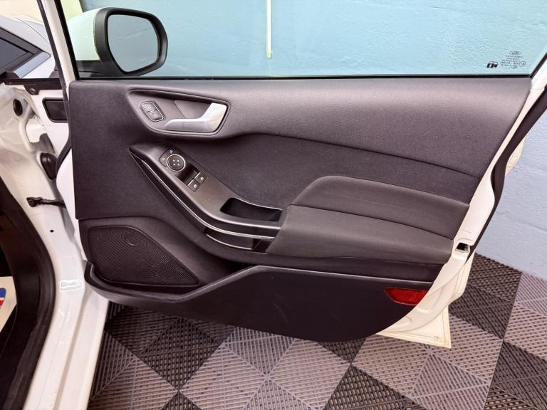 2017 Ford Fiesta 1.5 TDCi Zetec Euro 6 (s/s) 5dr HATCHBACK Diesel Manual