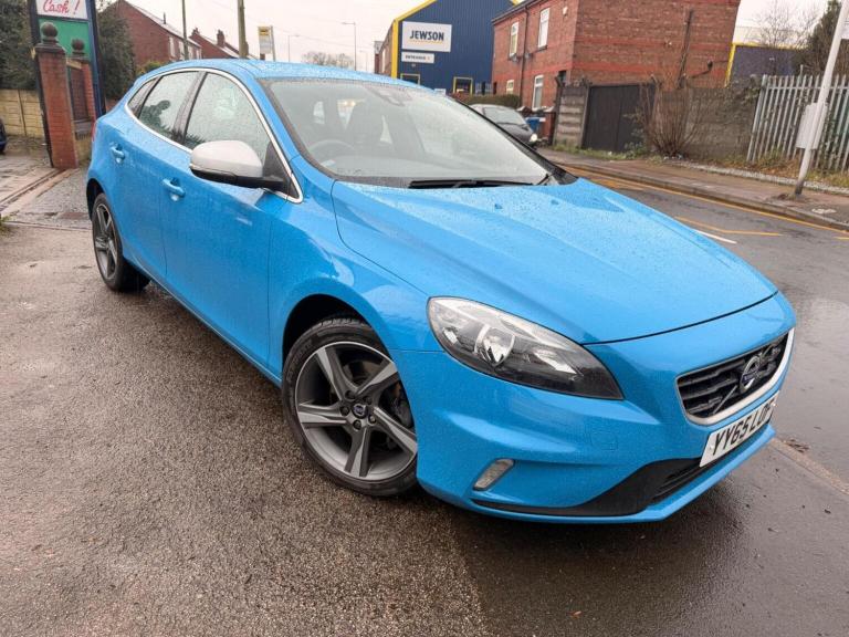 VOLVO V40 2.0 D2 R-Design Euro 6 (s/s) 5dr 2015