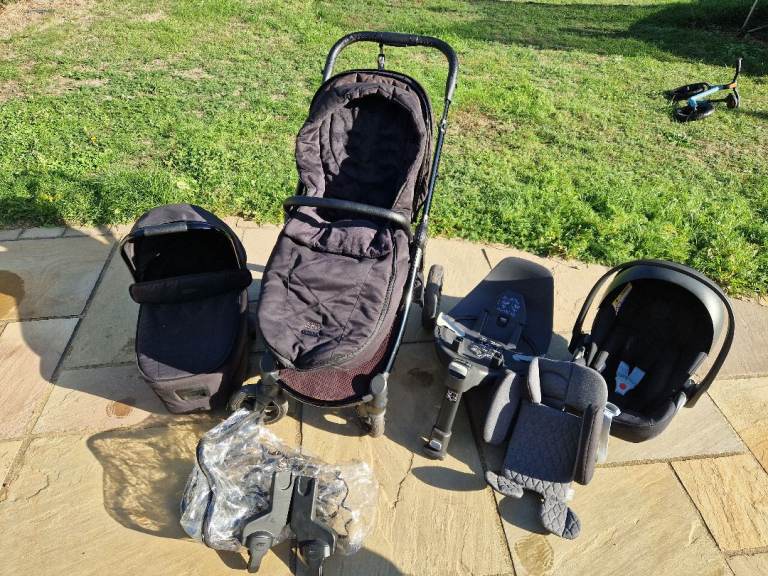 Mamas & Papas Ocarro pushchair set with cybex carseat and base