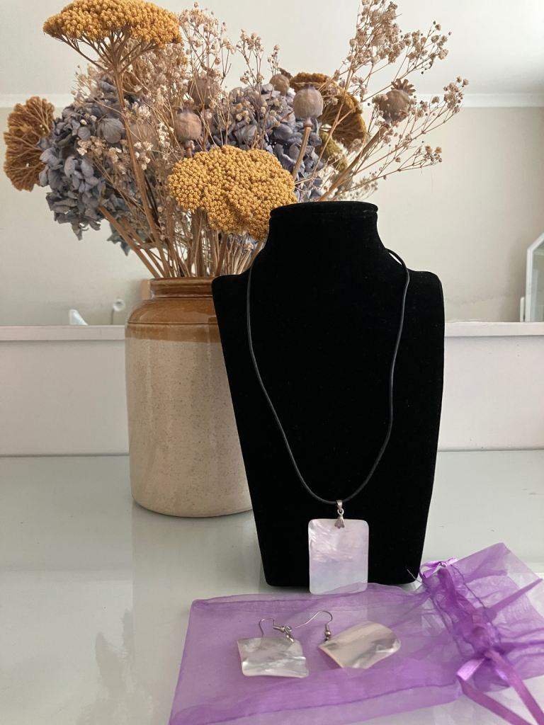 Mother of Pearl jewellery set