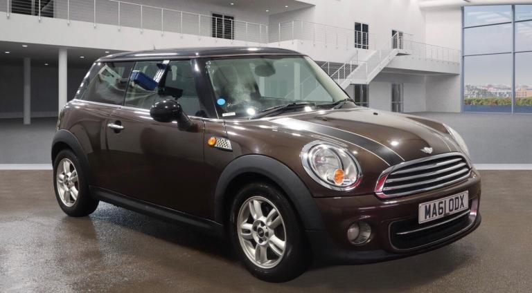 2011 (61) MINI COOPER 1.6 AUTOMATIC, STUNNING COLOUR, TOP SPEC, HOME DELIVERY