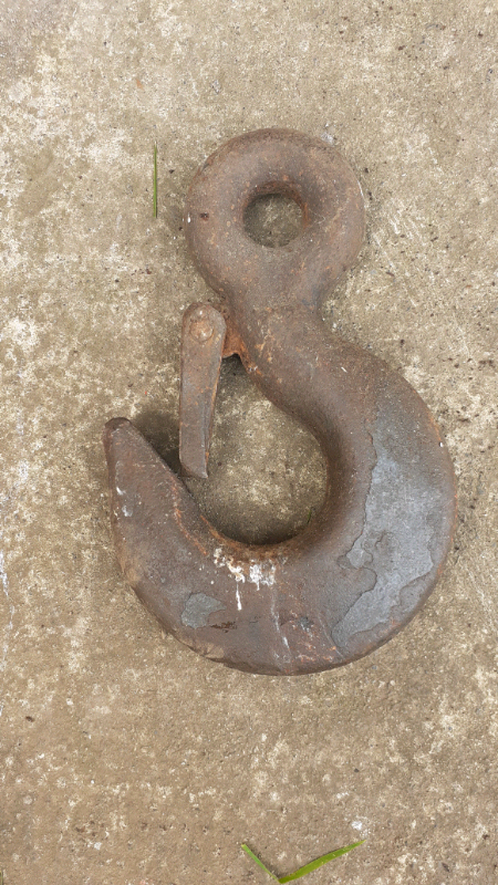 Vintage hook hoist rigging