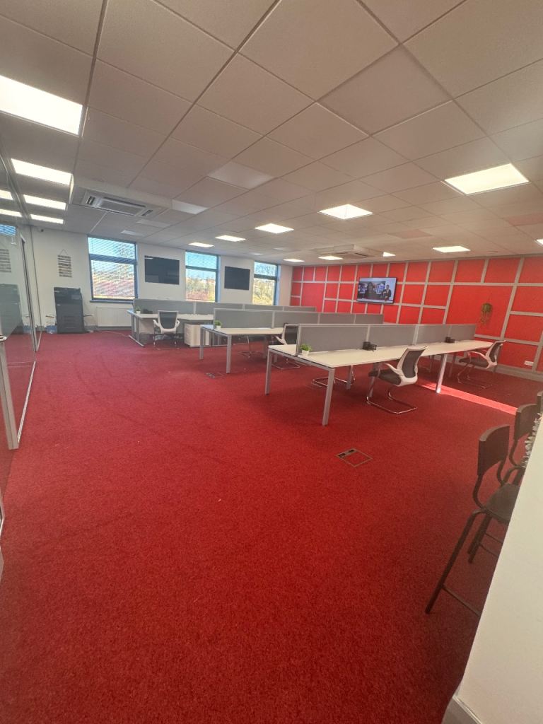 Glasgow All Inclusive Desk Rental  - 195/mth