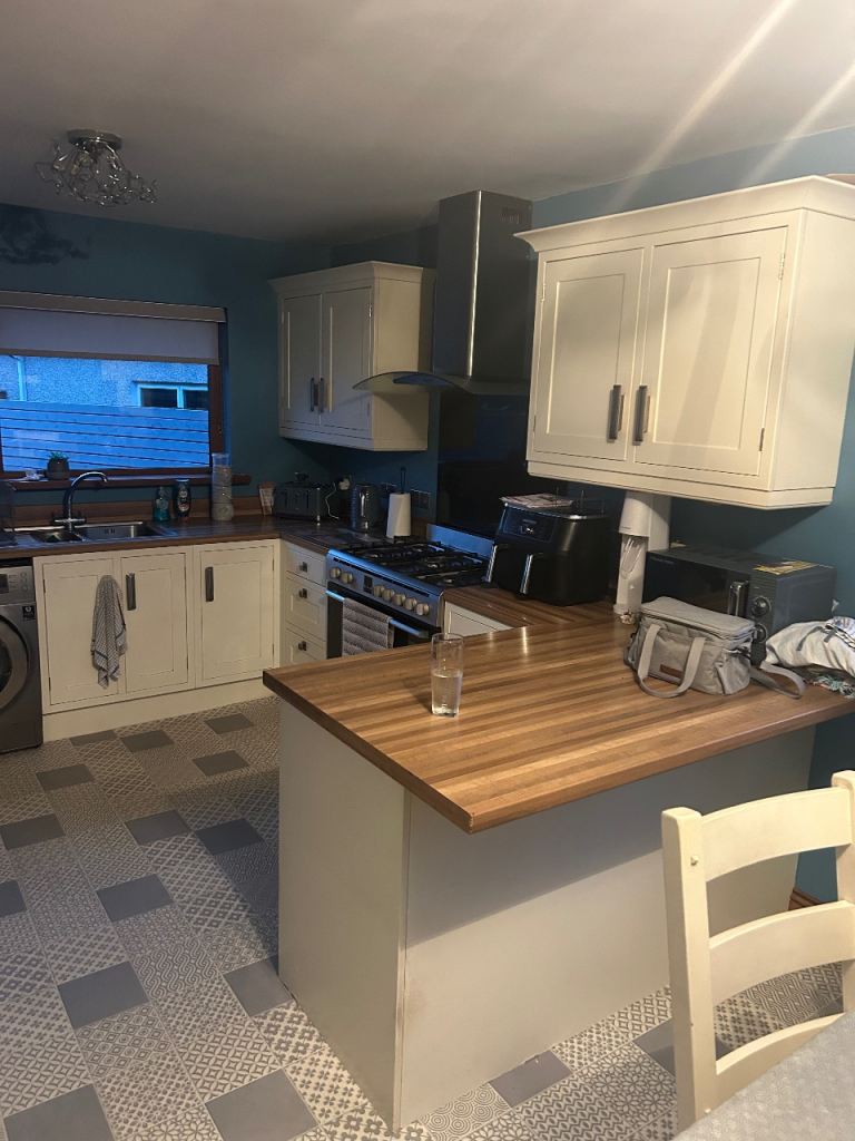Used Kitchen Units and Worktop - Good Condition