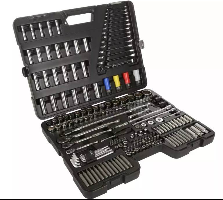 Halfords Advanced 200 Piece Socket and Ratchet Spanner Set Chrome BRAND NEW For Sale