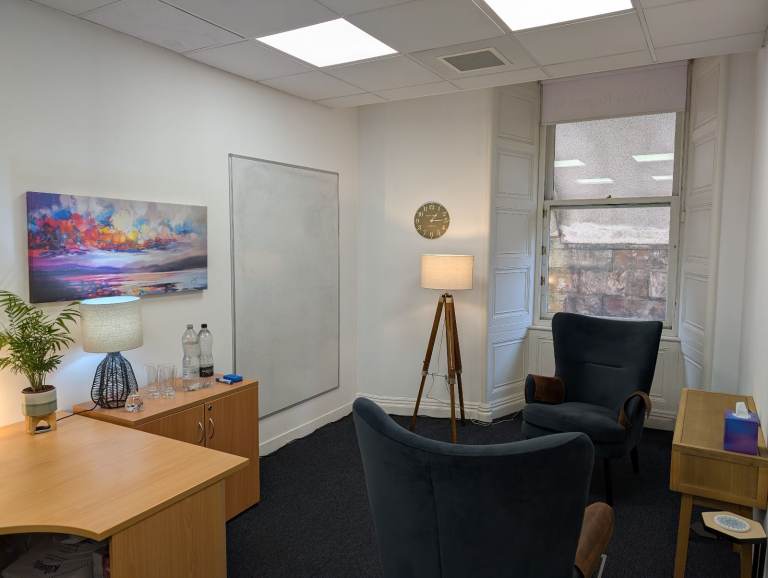 Talking therapy room/office available in Glasgow city centre on Thursdays and Fridays