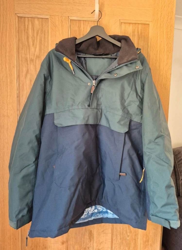 Crane Ski Jacket with Hood (L).