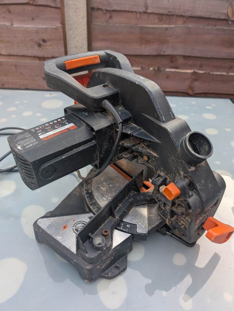 Evolution compound mitre saw C210 CMS with blade