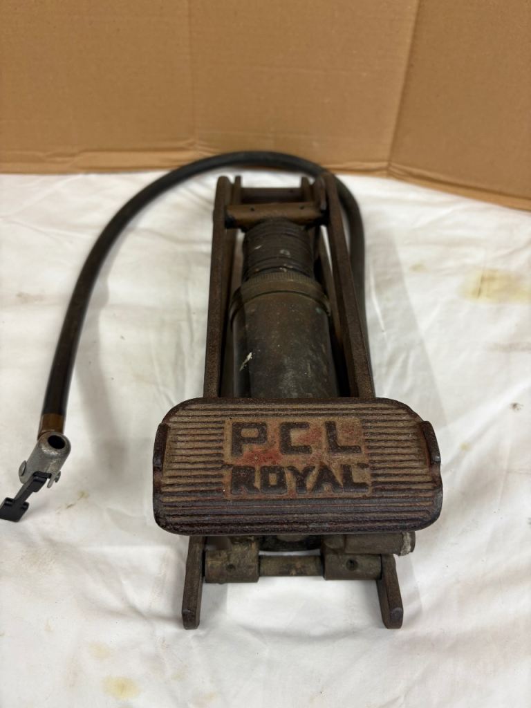 Classic PCL 'Royal' Car Foot Pump