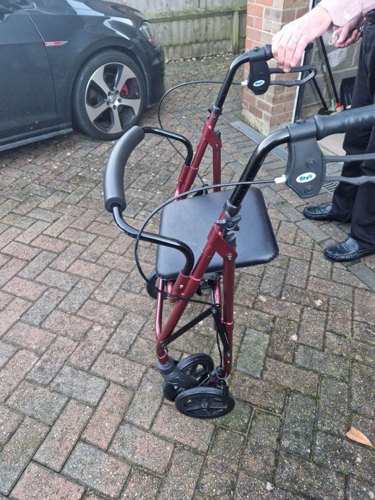 Days Rollator with seat 