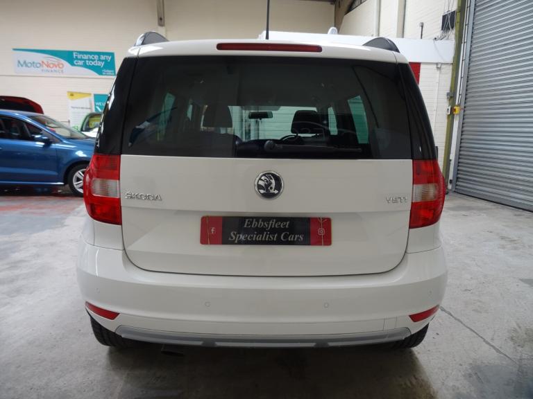 2015 Skoda Yeti 1.2 TSI 110 SE 5dr **ULTRA LOW MILEAGE*ONLY 9000 MILES FROM NEW** HATCHBACK Petro...