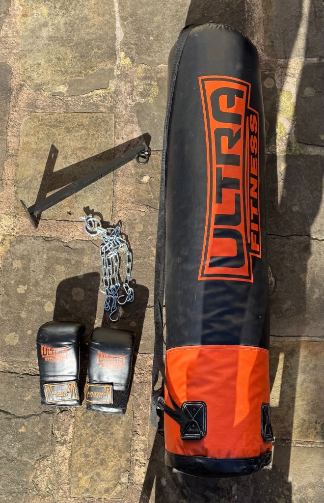 Ultra Fitness 4ft punch bag plus accessories