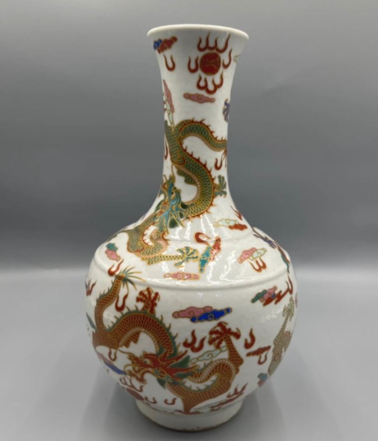Chinese porcelain dragons vase hand painted 