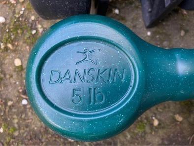 Hand weights (5lbs)