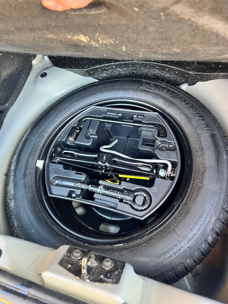 Peugeot, 208, Hatchback, 2015, Manual, 1199 (cc), 5 doors