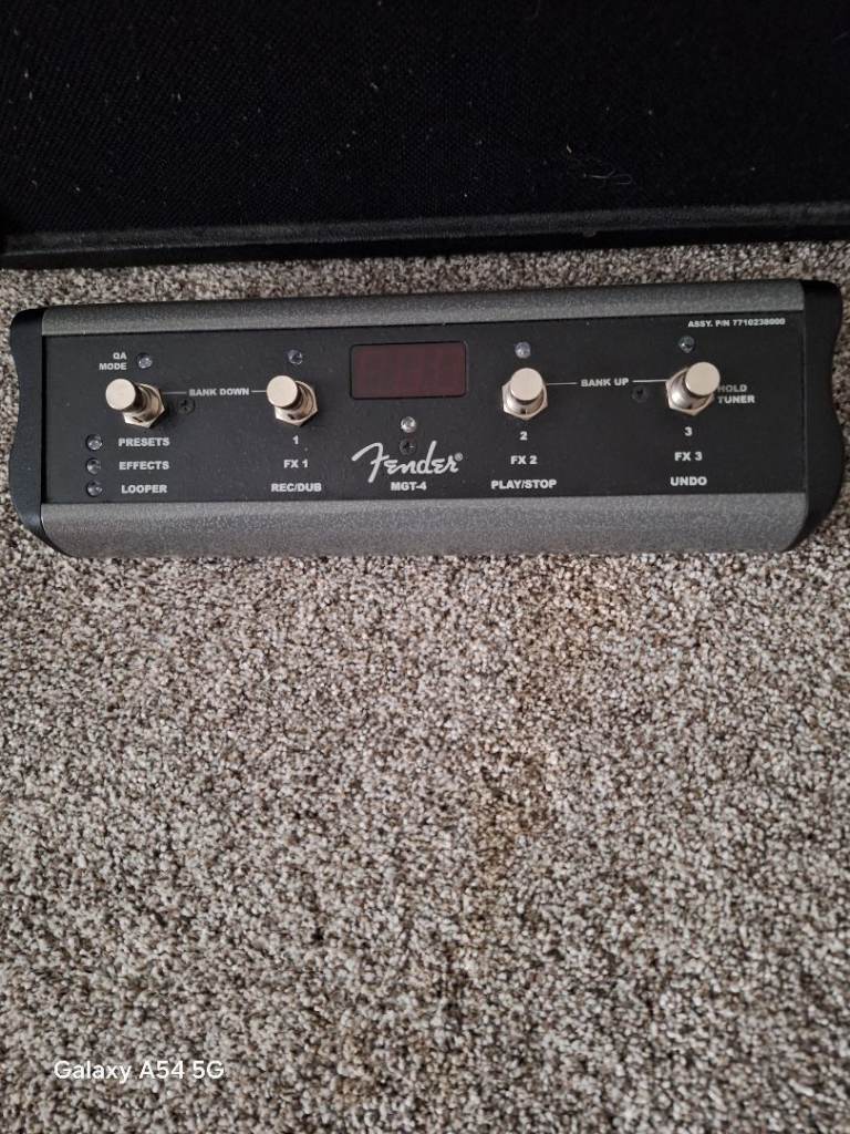 Fender Gt40 amp plus pedals 