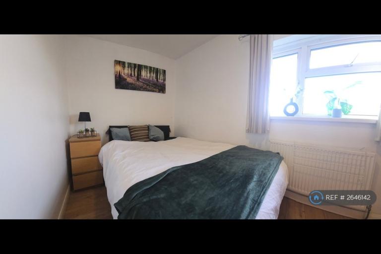 1 bedroom in Cromwell Drive, Slough, SL1 (#2646142)