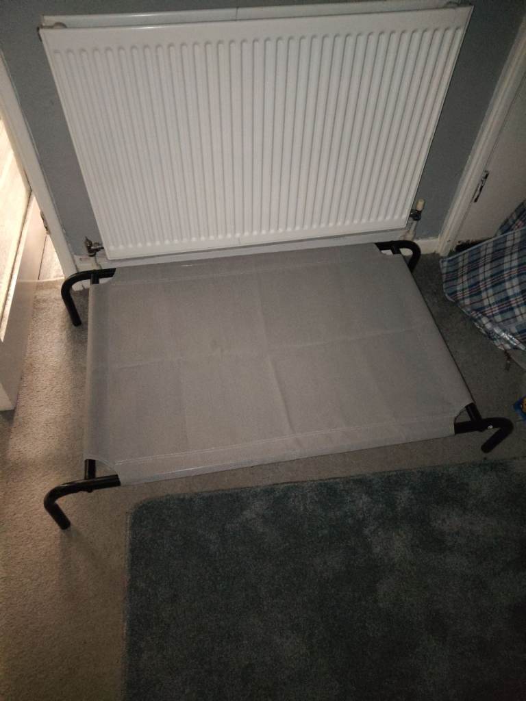 Brand new elevated pet cooling bed 
