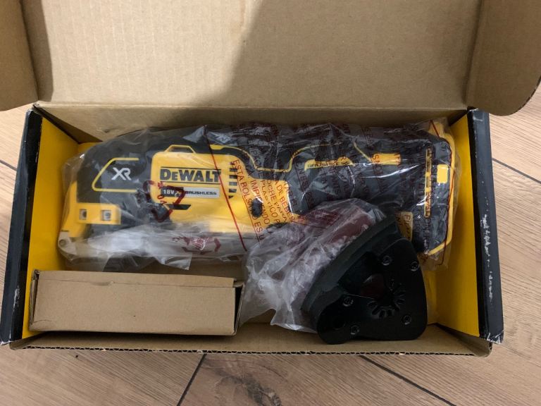 DEWALT DCS355N-XJ 18V LI-ION XR BRUSHLESS CORDLESS OSCILLATING MULTI-TOOL - BARE 