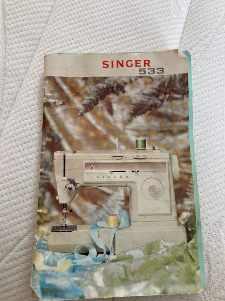 Classic Singer 533 sewing maching
