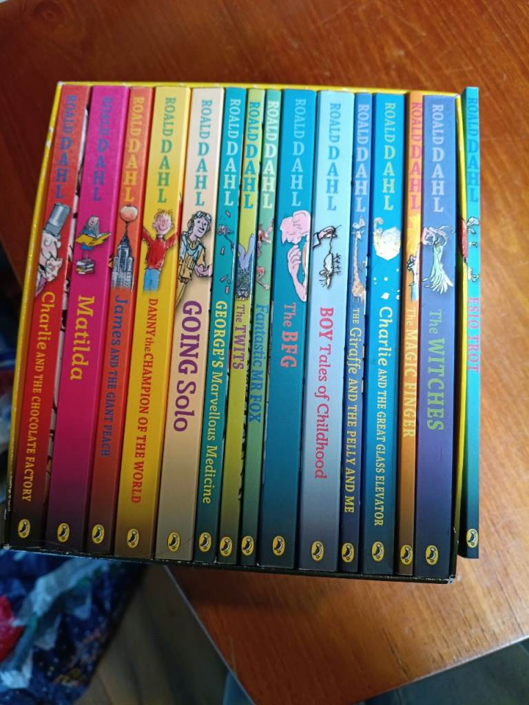 Roald Dahl kids books x15