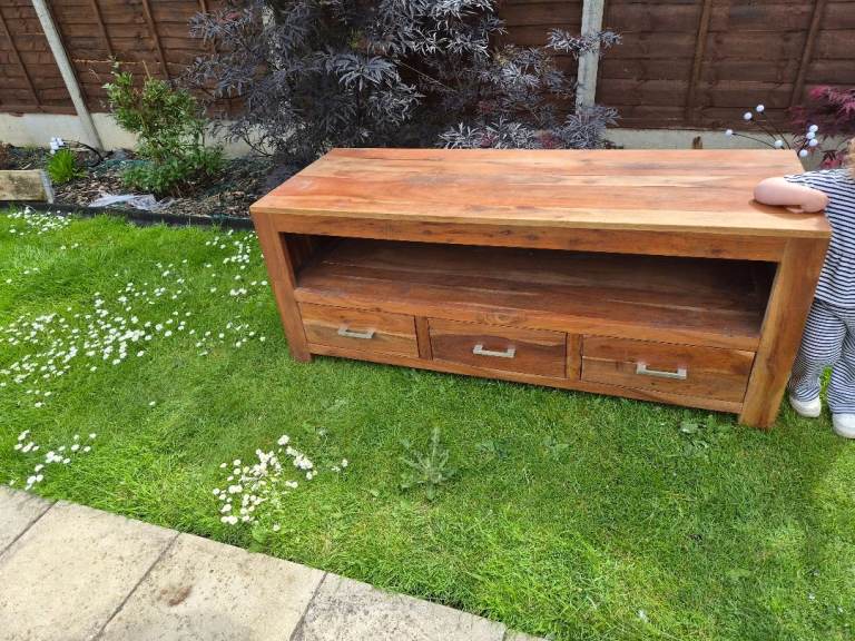Solid wood tv unit