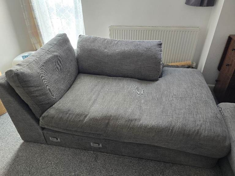 Section of couch - free for uplift 