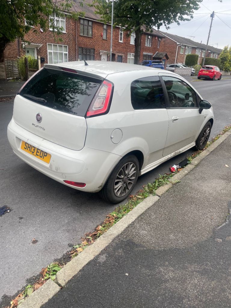 Fiat, PUNTO, Hatchback, 2013, Manual, 1368 (cc), 3 doors