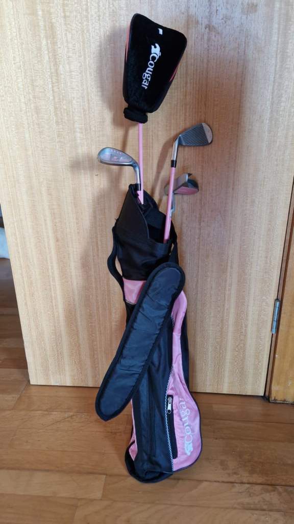 Cougar Junior Golf Club Set with Bag – Pink