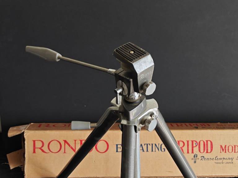 Rondo Elevating Tripod model 161