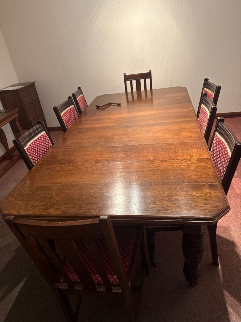 Solid Wood Extendable Dining Table & 6 Chairs – Good Condition