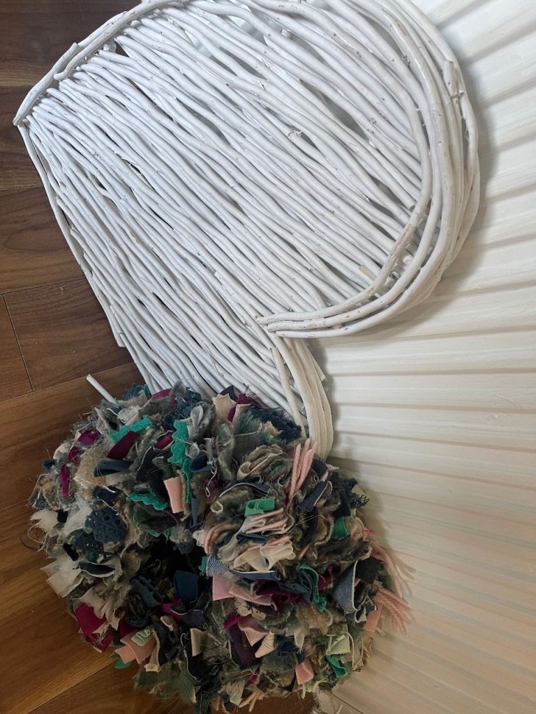Grey Fabric Roller Blind – Good Condition 6ft White heart also cloth reef 