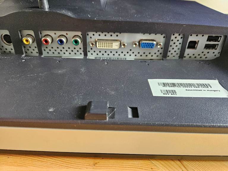 Dell Ultrasharp 24 inch monitor with stand, £28.00 for Sale