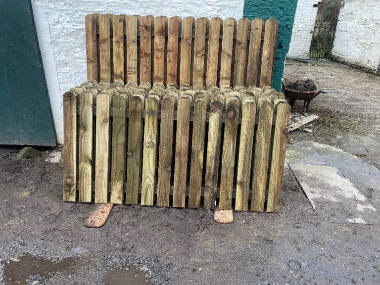 Dog eared picket fence panels 