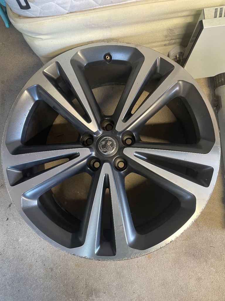 Vauxhall Insignia alloy wheel
