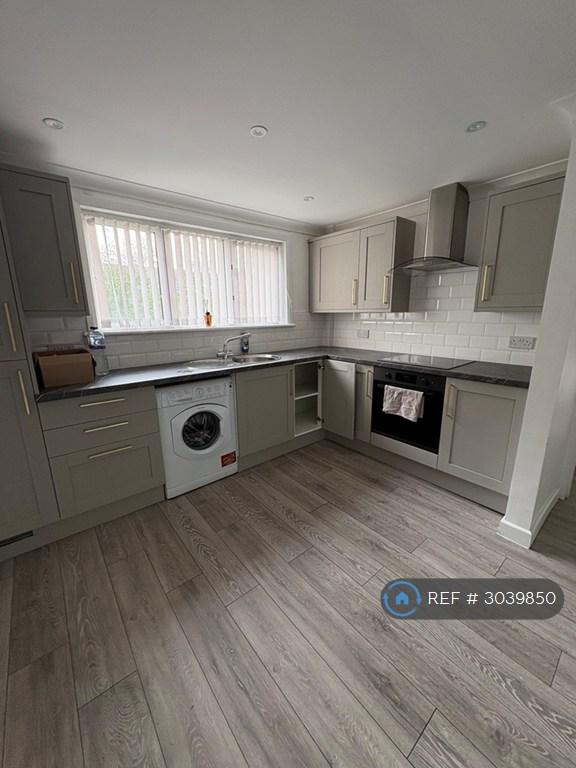 2 bedroom flat in Barrhead, Glasgow, G78 (2 bed) (#3039850)