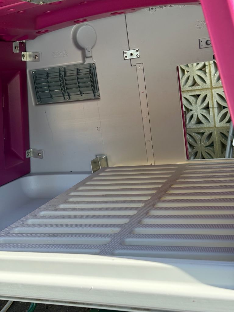 Eglu Cube Chicken Coop with 2m Run, Smart Door and Light in Purple