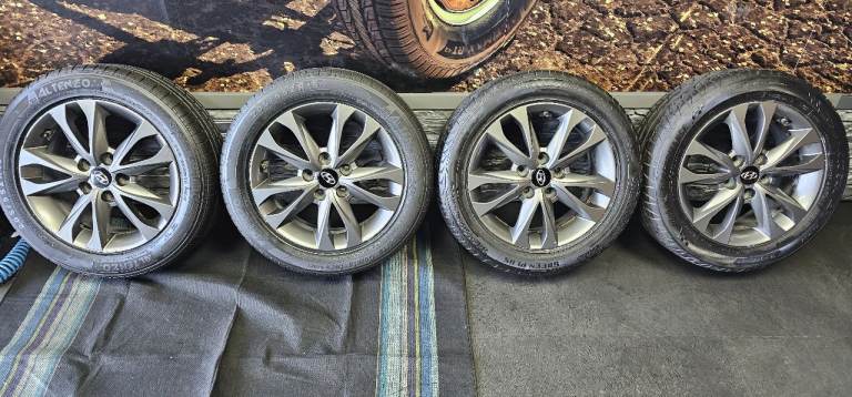 Hyundai KIA Genuine 16 alloy wheels + 4 x tyres 205 55 16