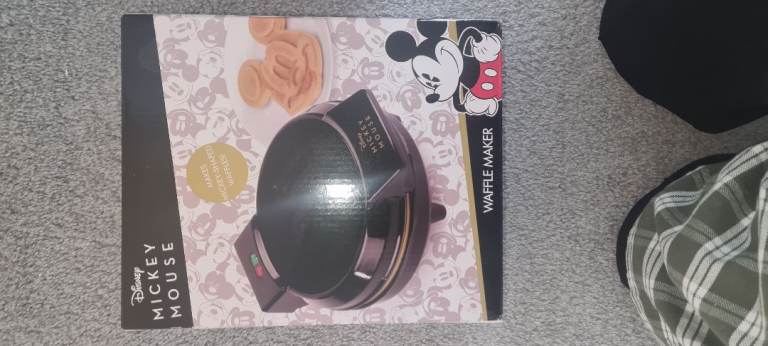 Mickey mouse waffle maker 
