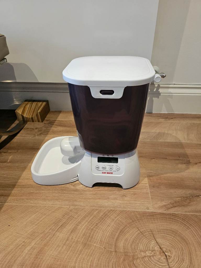 Automatic dry food pet feeder for sale
