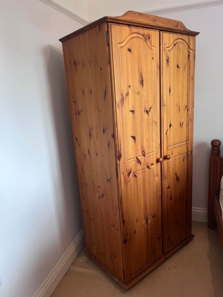 Solid Pine Double Wardrobe – 180 x 80 x 50 cm – Very Good Condition – York