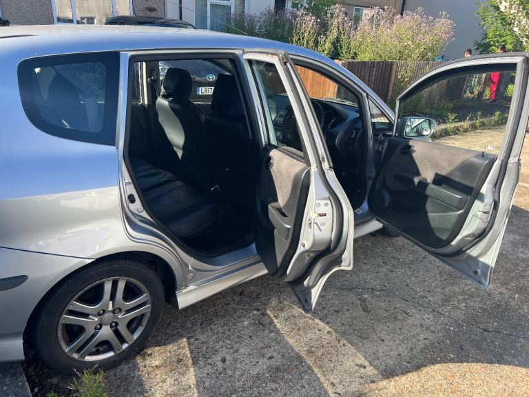 Honda, JAZZ, Hatchback, 2005, Semi-Auto, 1339 (cc), 5 doors