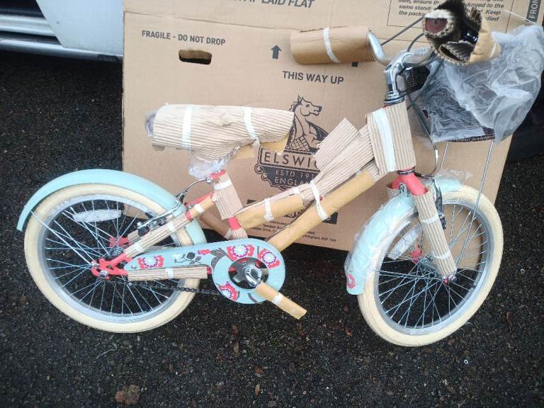 Elswick Harmony 18-inch New Kids Heritage Bike with Basket RRP £199.99