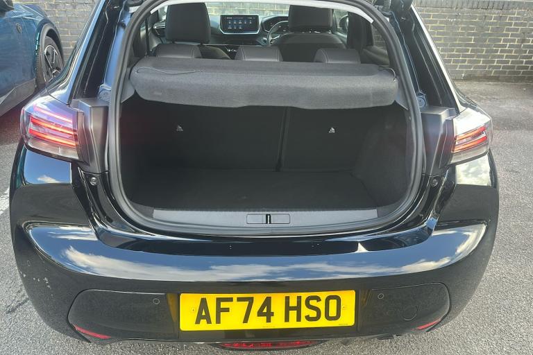  Peugeot 208 1.2 Puretech Allure Hatchback 5dr Petrol Manual Euro 6 s/s 100 Ps