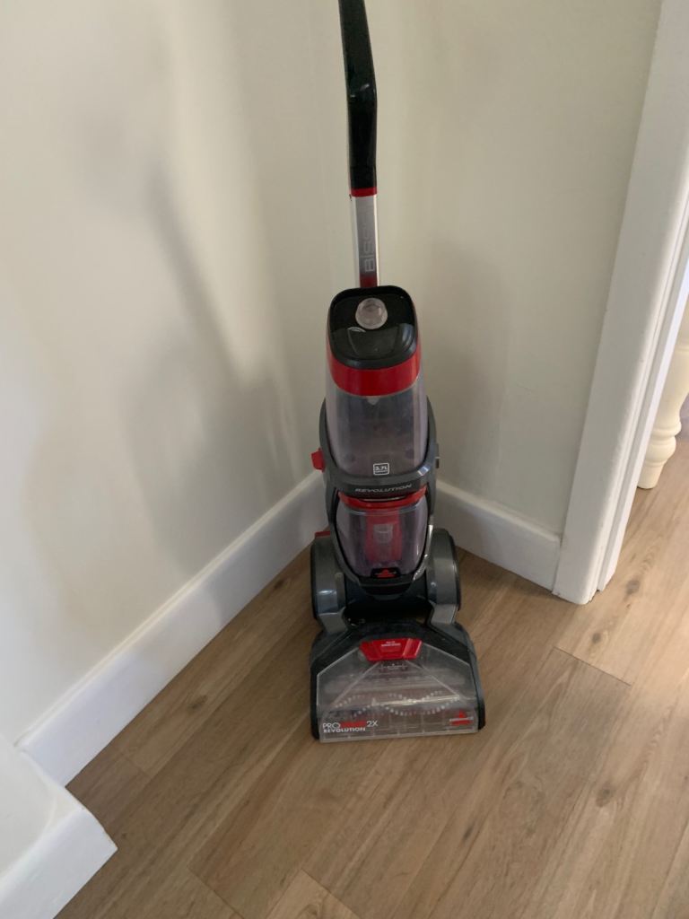Bissell Proheat 2X Revolution carpet cleaner