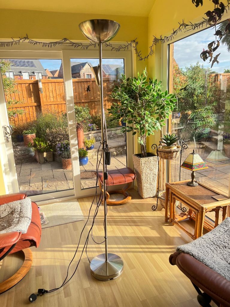 Floor lamp
