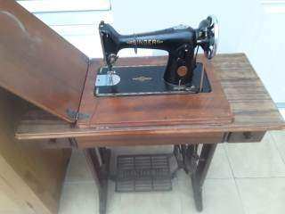 Vintage Singer Sewing Machine with Wooden Cabinet 201K