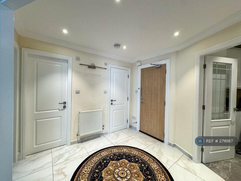 2 bedroom flat in Dudley Court, London, W1H (2 bed) (#2716187)