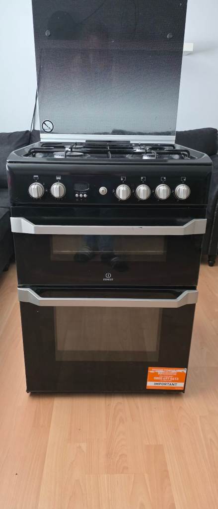 Cooker gas Indesit black 